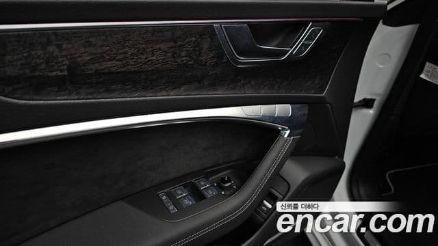 Audi A7 2021 — ფოტო 16/20