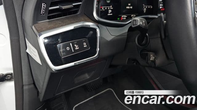 Audi A7 2021 — ფოტო 17/20