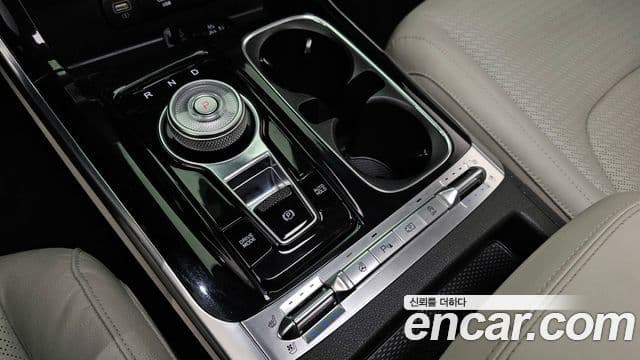 Kia Carnival 2023 — ფოტო 9/20