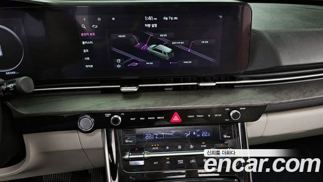 Kia Carnival 2023 — ფოტო 14/20