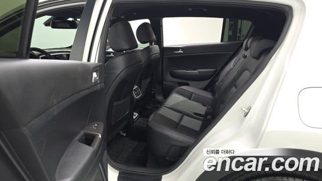 Kia Sportage The Bold 2021 — ფოტო 11/32