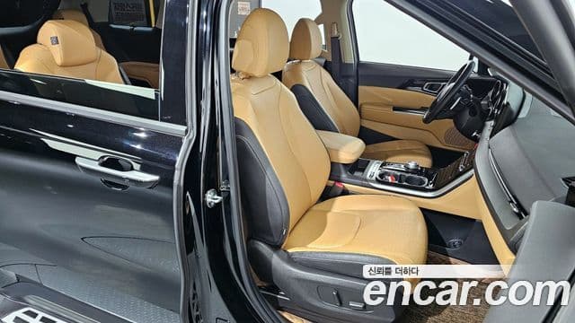 Kia Carnival 2023 — ფოტო 11/20