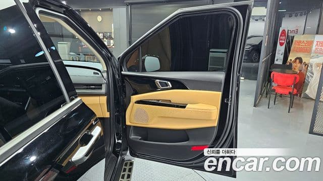 Kia Carnival 2023 — Photo 2/30