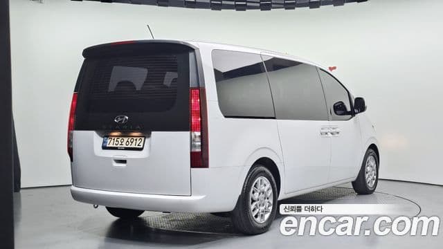 Hyundai Staria 2022 — Şəkil 1/20