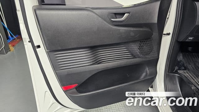Hyundai Staria 2022 — Şəkil 18/31