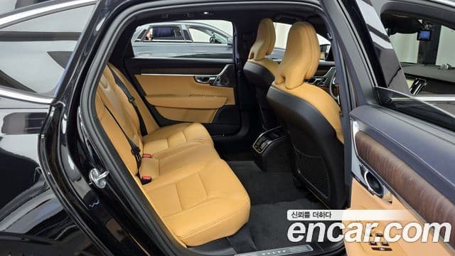 Volvo S90 2023 — Photo 25/34