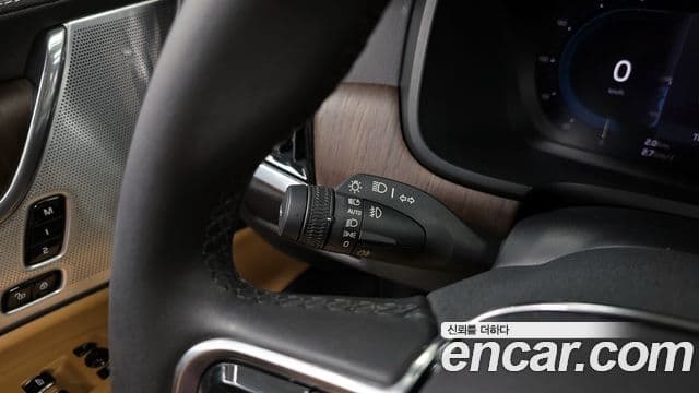 Volvo S90 2023 — Photo 17/34