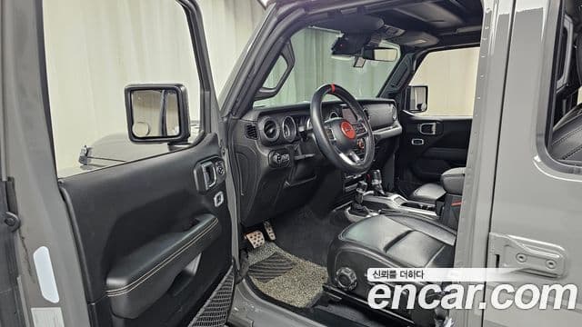 Jeep Wrangler 2021 — Şəkil 10/20