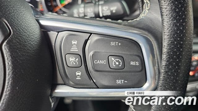 Jeep Wrangler 2021 — ფოტო 27/30