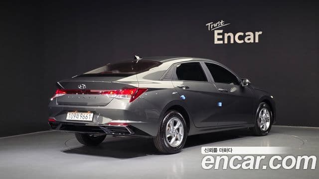 Hyundai The New Avante Hybrid 2022 — Photo 8/20
