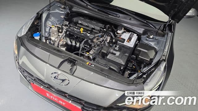 Hyundai The New Avante Hybrid 2022 — Photo 3/20