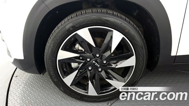 Kia Seltos 2022 — ფოტო 5/20