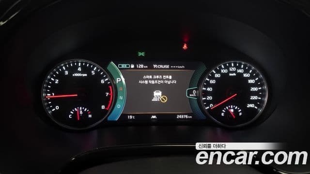 Kia Seltos 2022 — ფოტო 8/20