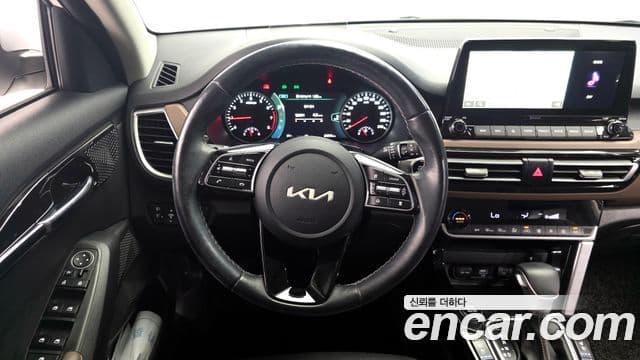 Kia Seltos 2022 — ფოტო 13/20