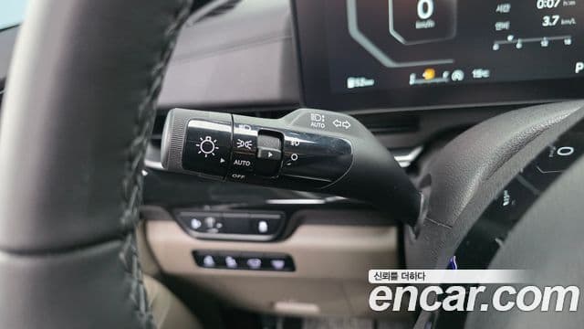 Kia Carnival 2024 — Şəkil 14/35