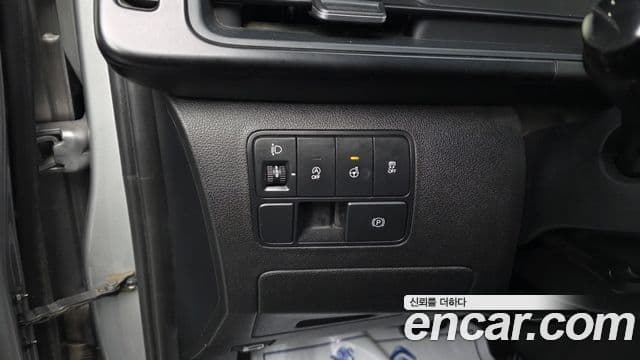 Hyundai Staria 2022 — Şəkil 13/20