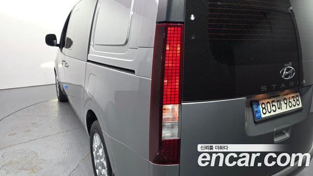 Hyundai Staria 2022 — Photo 19/31