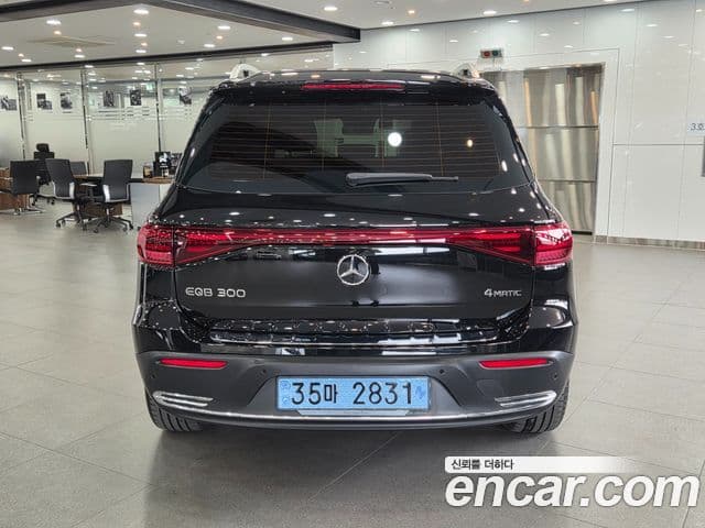 Mercedes-Benz EQB 2025 — Şəkil 13/20