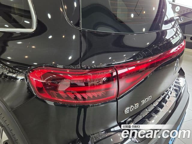 Mercedes-Benz EQB 2025 — Şəkil 7/20