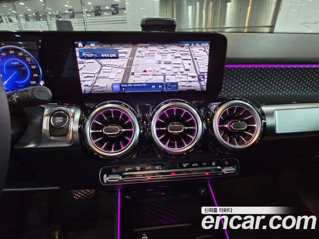 Mercedes-Benz EQB 2025 — Şəkil 14/20