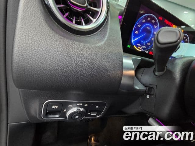Mercedes-Benz EQB 2025 — Şəkil 6/20