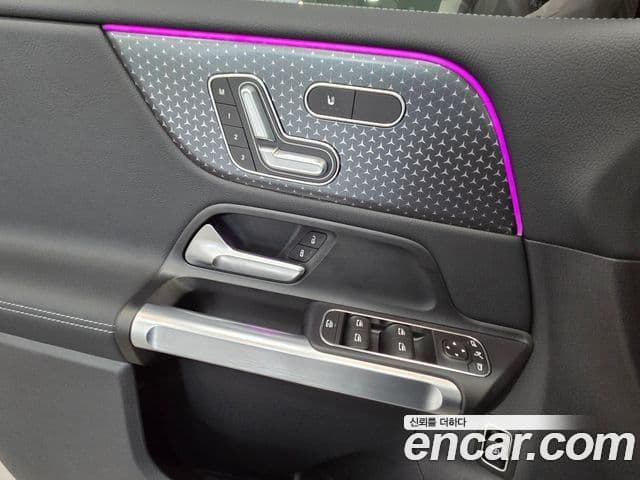 Mercedes-Benz EQB 2025 — Şəkil 15/20