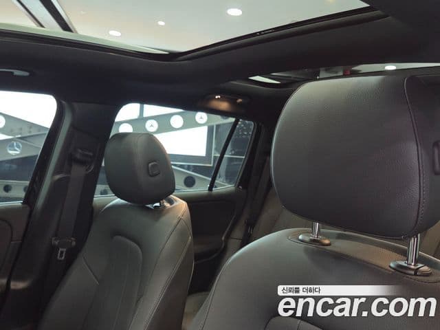 Mercedes-Benz EQB 2025 — Şəkil 10/20