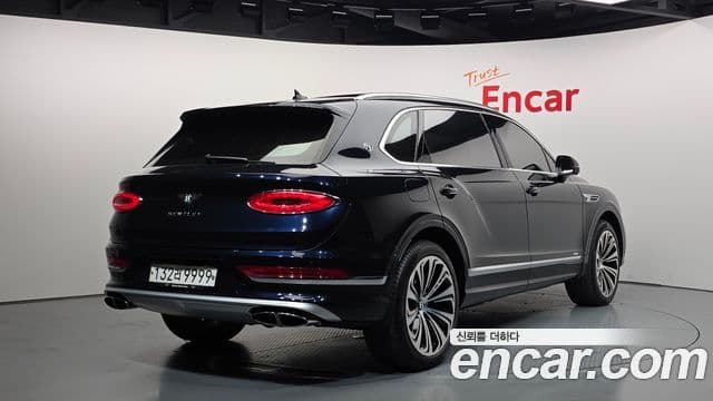 Bentley Bentayga 2025 — Şəkil 2/20
