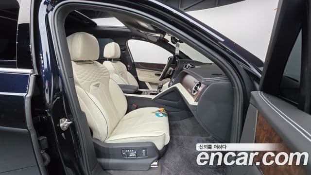 Bentley Bentayga 2025 — Şəkil 10/20