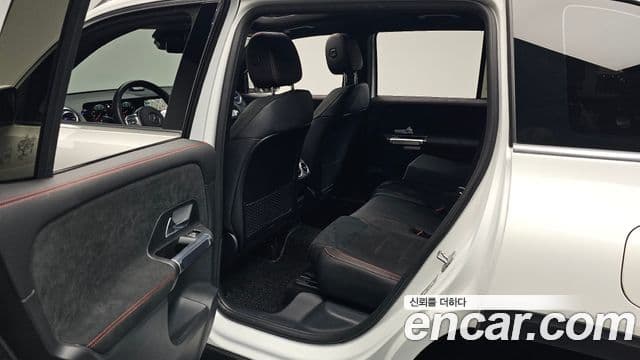 Mercedes-Benz GLB-Class 2023 — Şəkil 11/20