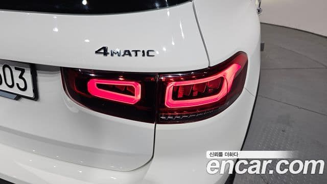 Mercedes-Benz GLB-Class 2023 — Photo 10/33