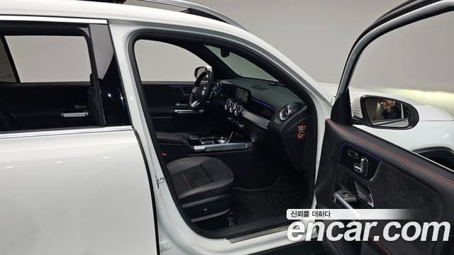 Mercedes-Benz GLB-Class 2023 — Photo 32/33