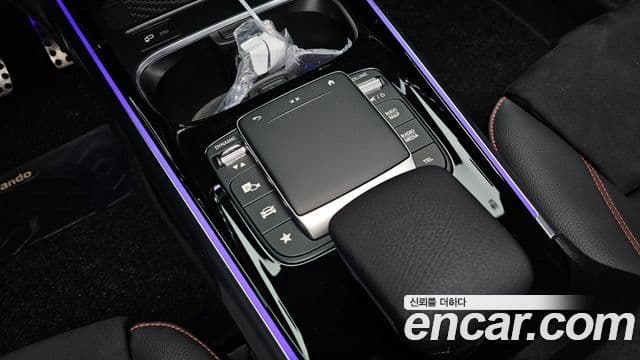 Mercedes-Benz GLB-Class 2023 — Photo 21/33