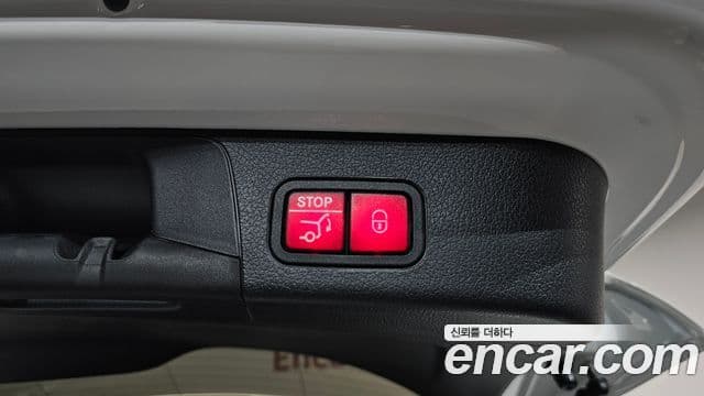Mercedes-Benz GLB-Class 2023 — Photo 12/33
