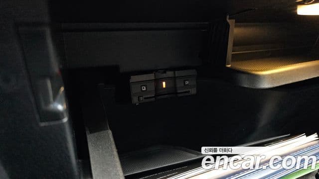 Mercedes-Benz GLB-Class 2023 — Photo 11/33