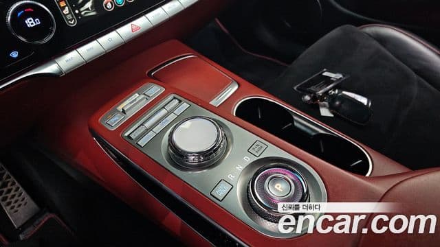 Genesis GV70 2022 — Şəkil 9/20