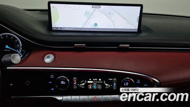 Genesis GV70 2022 — Şəkil 15/20