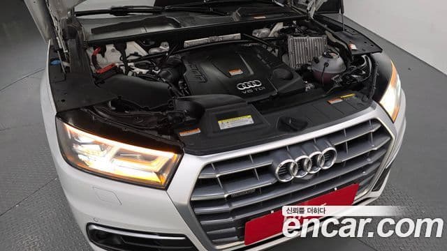 Audi Q5 2020 — Photo 5/39