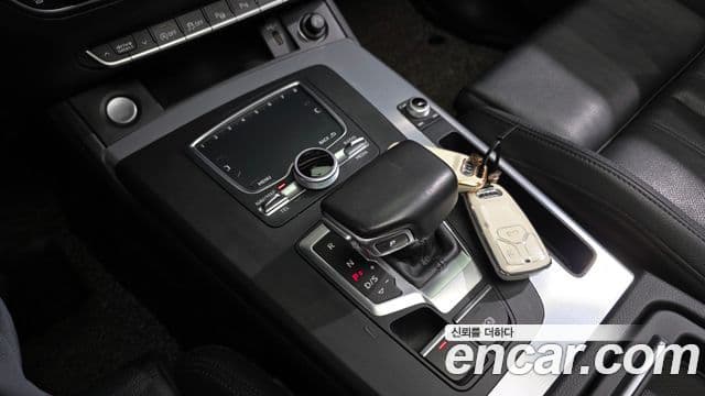 Audi Q5 2020 — Photo 14/39