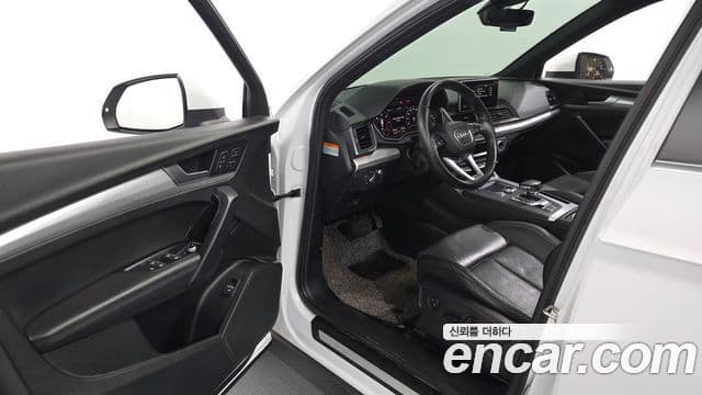 Audi Q5 2020 — Photo 18/39