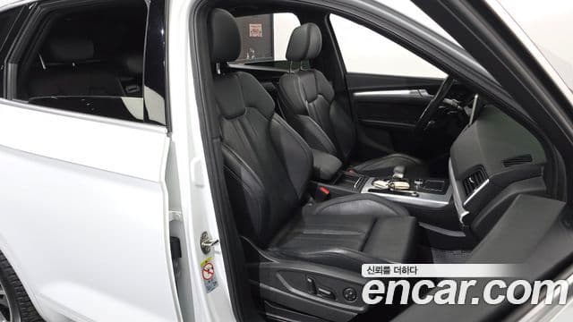 Audi Q5 2020 — Photo 11/39