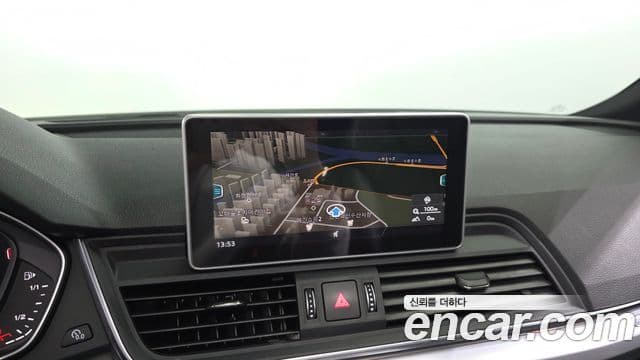 Audi Q5 2020 — Photo 37/39