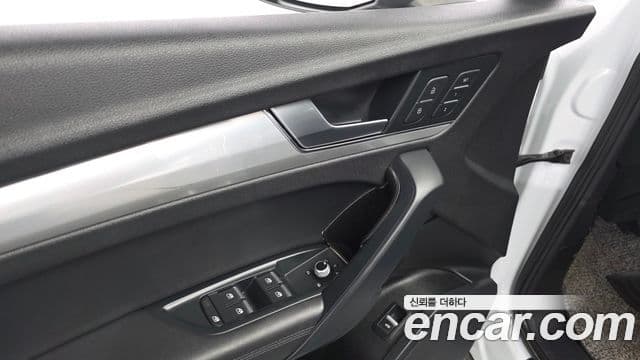 Audi Q5 2020 — Photo 10/39
