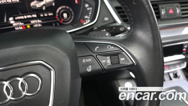 Audi Q5 2020 — Photo 22/39