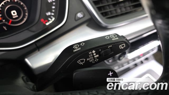 Audi Q5 2020 — Photo 2/39