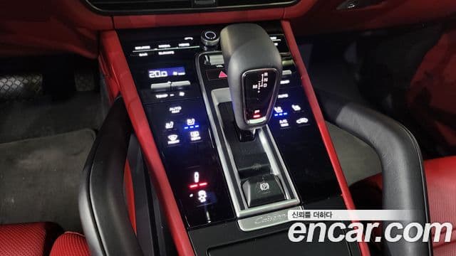 Porsche Cayenne 2023 — ფოტო 9/20