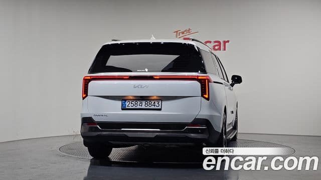 Kia Carnival 2024 — Şəkil 4/20