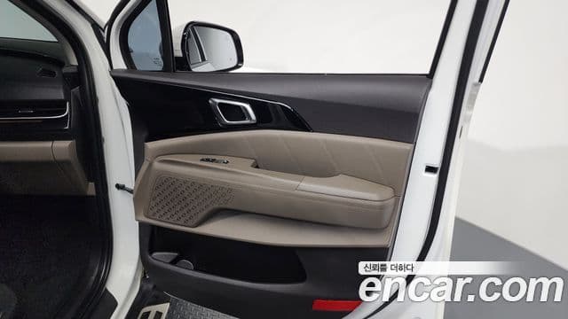 Kia Carnival 2024 — Photo 21/36