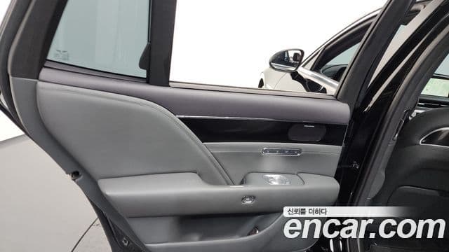 Genesis G90 2022 — Photo 2/33