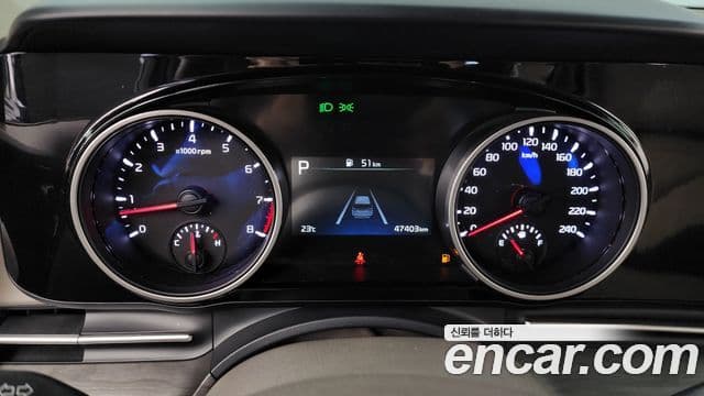 Kia Carnival 2022 — ფოტო 8/20